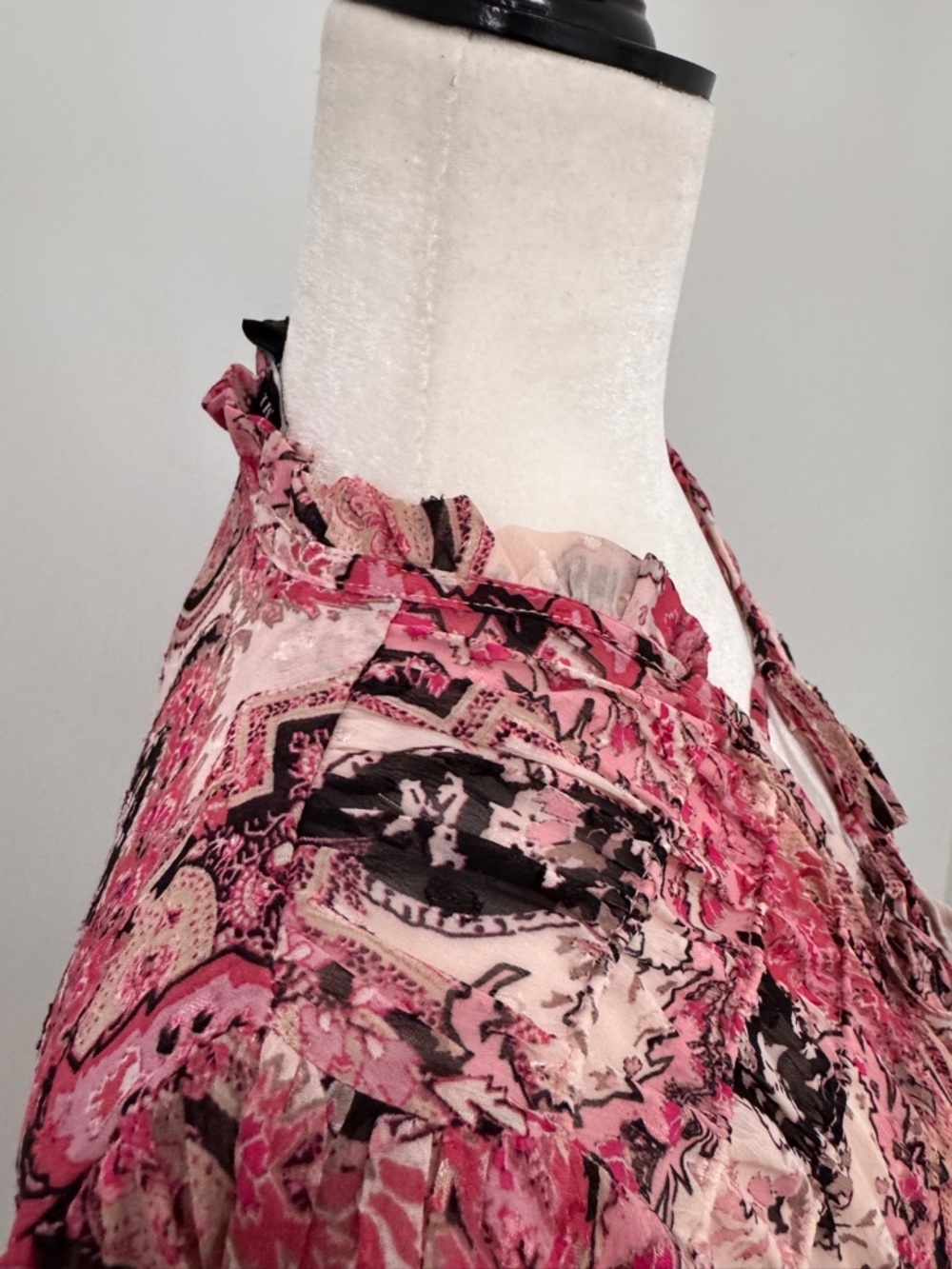 Pink Paisley Sheer Flowy Blouse Tie-Neck Long Sleeve Ruffle Trim Sz S - Picture 4 of 15